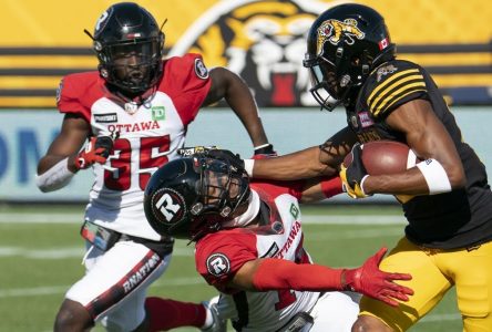 Les Tiger-Cats méritent une première victoire, 25-23 devant Ottawa