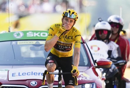 Vingegaard largue Pogacar dans la dernière étape en montagnes du Tour de France