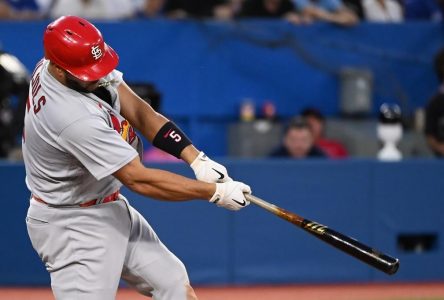 Pujols frappe un circuit de trois points dans un gain de 6-1 des Cards à Toronto