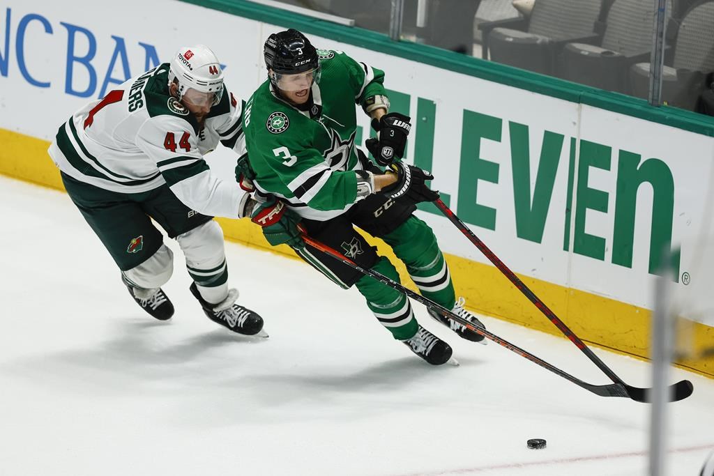 Le défenseur John Klingberg accepte une offre d’une saison des Ducks d’Anaheim