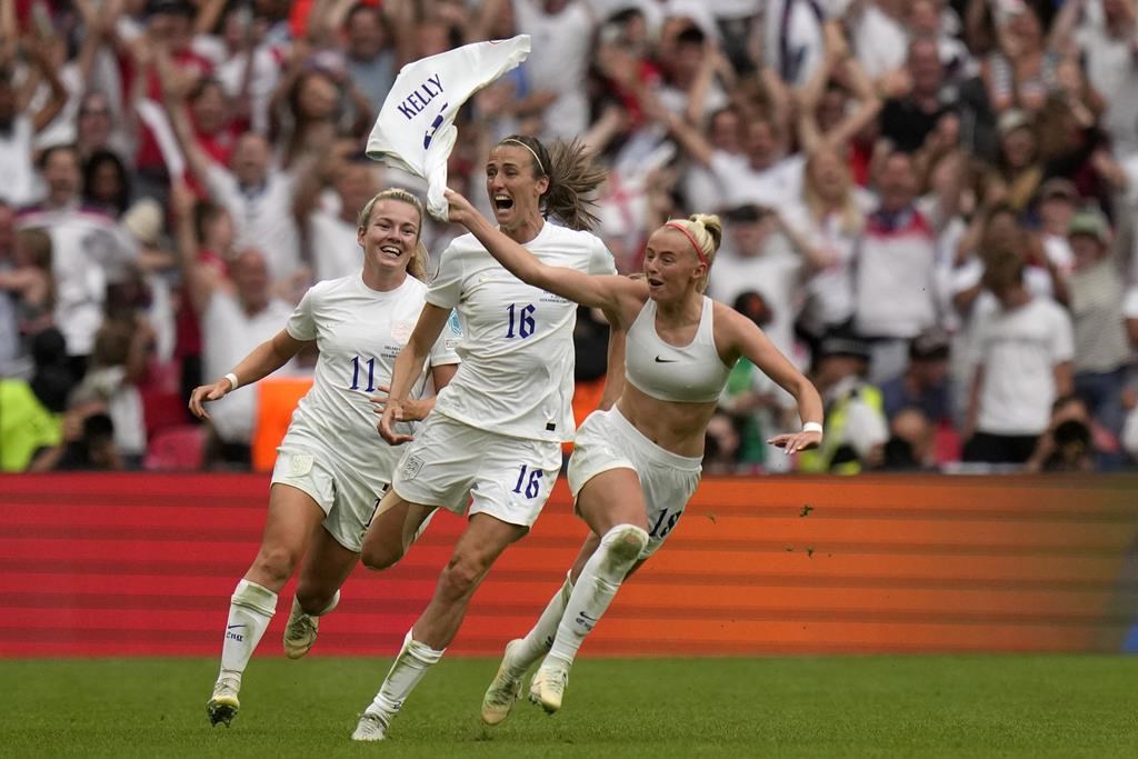 Les Anglaises battent l’Allemagne 2-1 et sont couronnées à l’Euro 2022