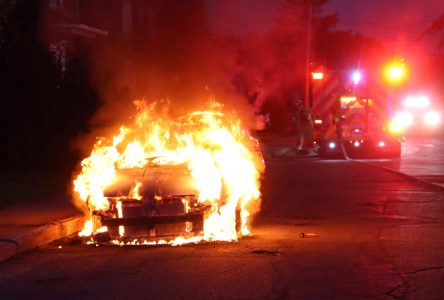 Incendie suspect de véhicule