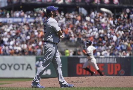 Kershaw quitte à cause de maux de dos mais les Dodgers balaient les Giants