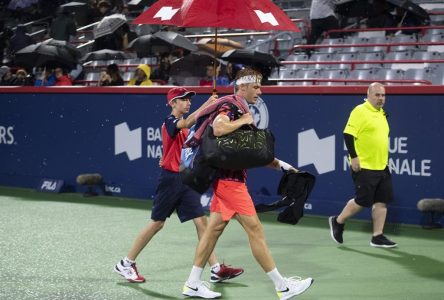 La pluie joue les trouble-fêtes pour les débuts de Shapovalov à Montréal