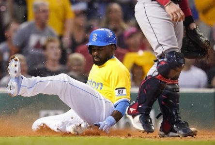 Les Blue Jays de Toronto embauchent le voltigeur Jackie Bradley fils