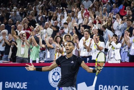 Le Québécois Félix Auger-Aliassime passe au troisième tour à Montréal