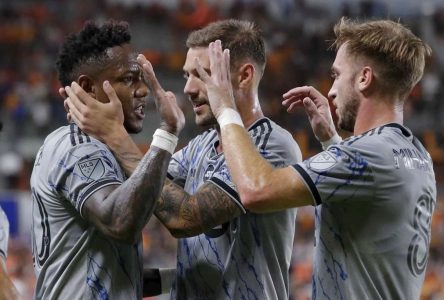 Le CF Montréal signe la première victoire de son histoire à Houston, 3-2