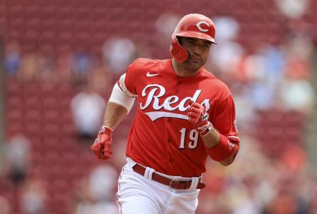 Joey Votto établit un record pour un Canadien au baseball avec un 1989e match