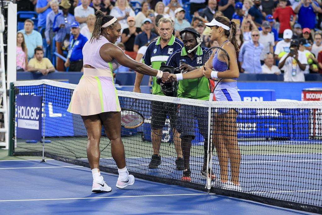 Omnium de Cincinnati: Serena Williams est battue 6-4 et 6-0 par Emma Raducanu