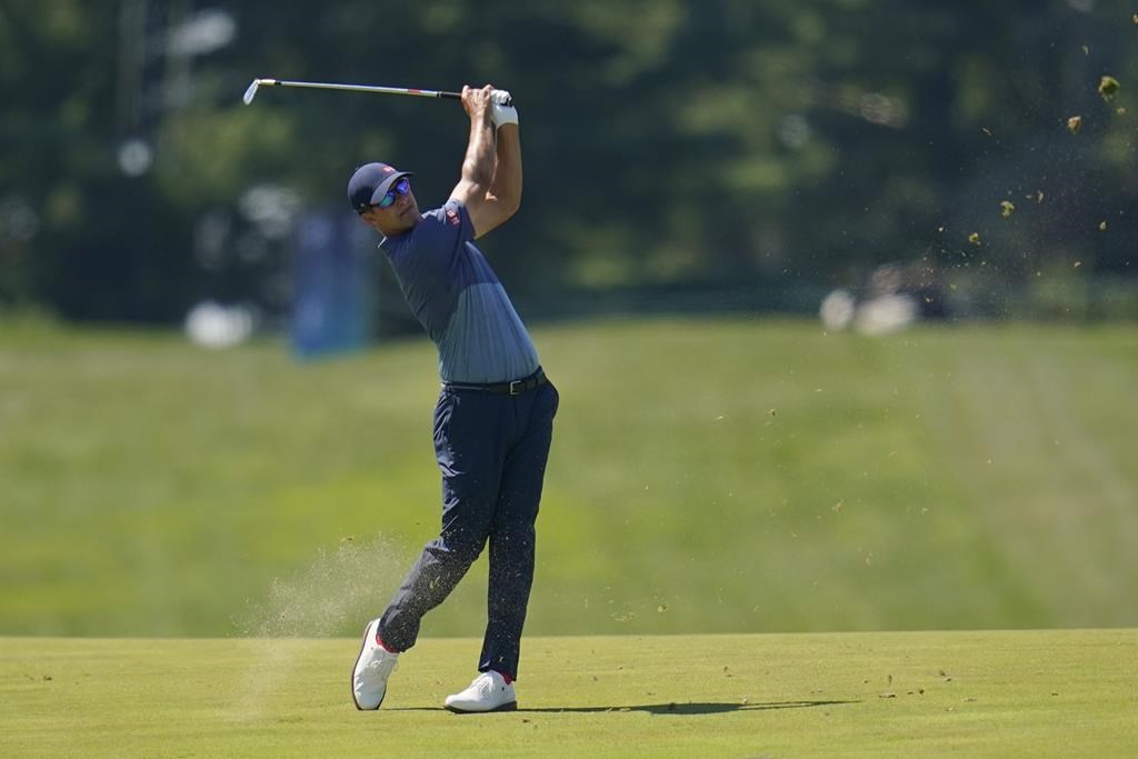 Cantlay se donne une avance d’un coup avec une ronde à faire au Championnat BMW