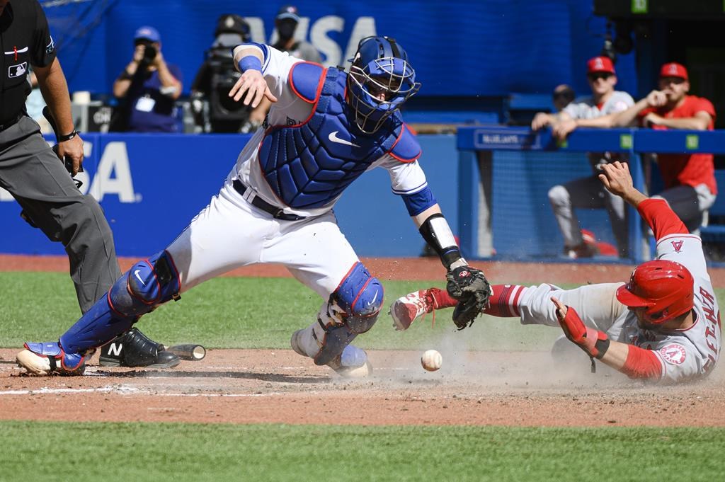 Ohtani et Rengifo frappent un circuit et les Angels complètent le balayage à Toronto