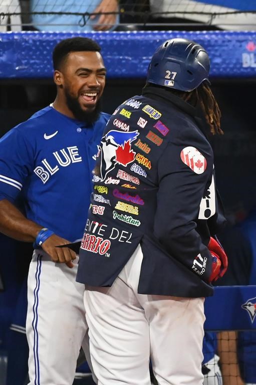 Teoscar Hernandez cogne un circuit et offre la victoire aux Blue Jays face aux Cubs