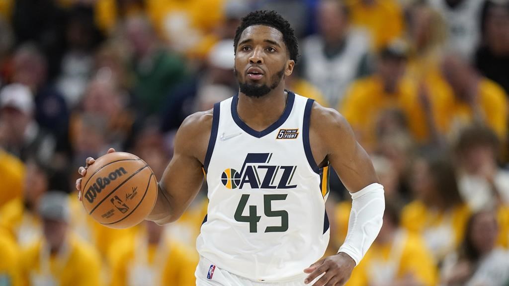 Le garde étoile Donovan Mitchell passe aux Cavaliers de Cleveland – AP