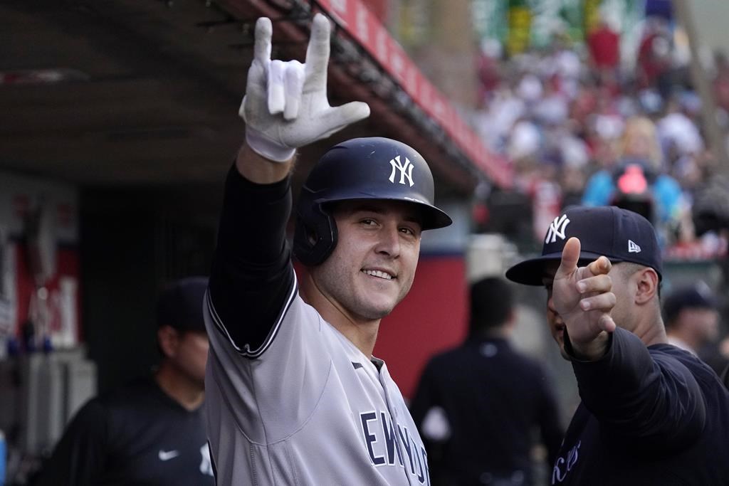 De retour au jeu, Rizzo cogne un circuit dans un gain de 12-8 des Yankees à Milwaukee