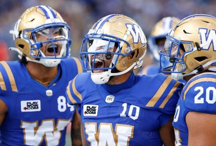 Les Blue Bombers font la vie dure aux Roughriders, corrigés 54-20