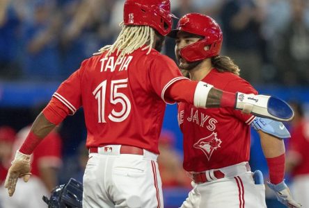 Bichette cogne un circuit de deux points en 8e et les Blue Jays battent les Rays 3-2