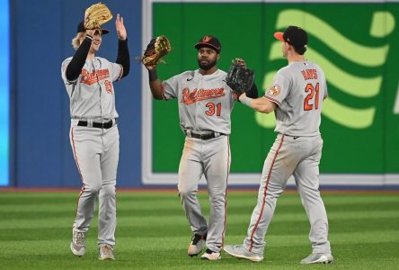 Les Orioles demeurent dans la course en soutirant une victoire contre les Blue Jays