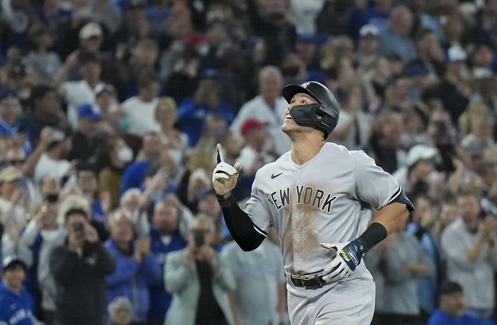 Aaron Judge frappe son 61e circuit de la saison et égale Roger Maris