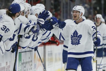 Le défenseur Rasmus Sandin signe une prolongation de contrat avec les Maple Leafs