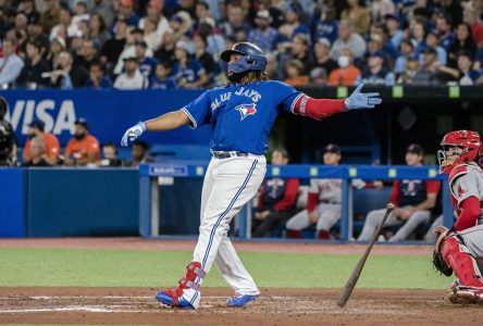 Un très long circuit de Guerrero dans une victoire des Blue Jays contre Boston, 9-0