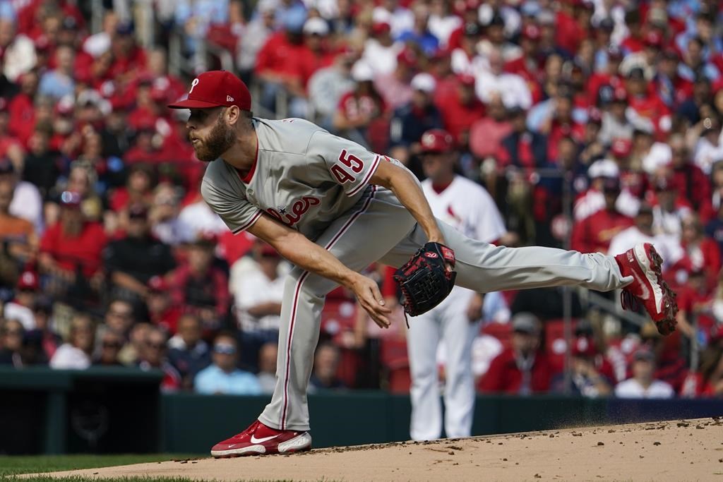 Les Phillies frappent tard et gagnent 6-3 lors du premier match à St. Louis