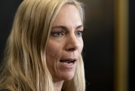 Départ de la présidente du C.A. de Hockey Canada: un bon premier pas, dit la ministre