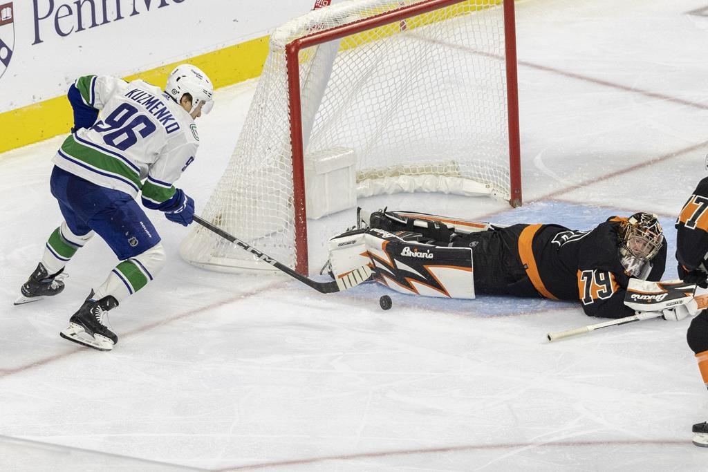 Travis Konecny marque en troisième période et procure un gain de 3-2 aux Flyers