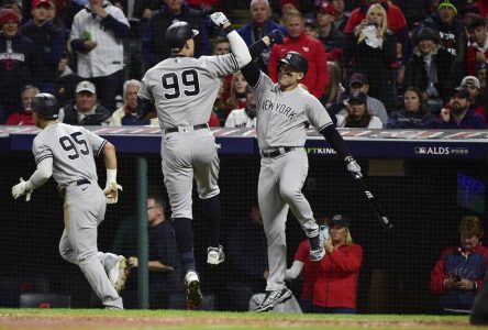 Óscar González offre une victoire dramatique de 6-5 aux Guardians