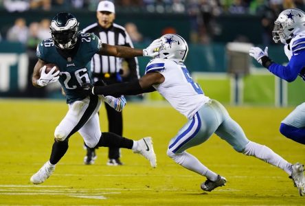 Les Eagles défont les Cowboys 26-17 et préservent leur dossier parfait