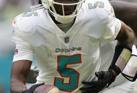 Tagovailoa se prépare pour être le quart partant des Dolphins cette semaine