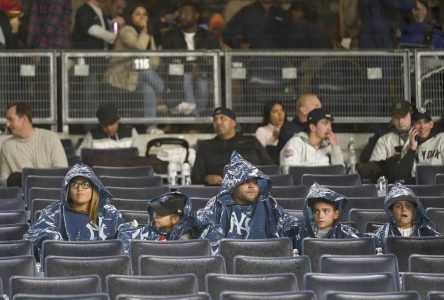 Le match ultime entre les Guardians et les Yankees est remis à mardi