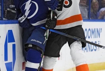 Les Flyers méritent un troisième gain de suite, 3-2 contre le Lightning