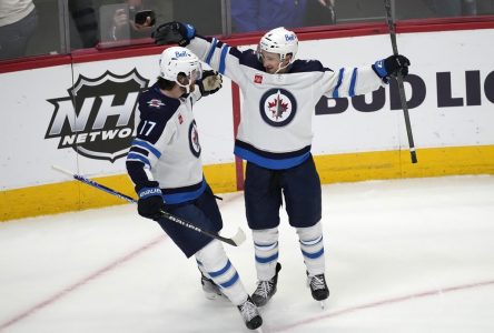 Pionk marque son deuxième but du match en prolongation et offre la victoire aux Jets