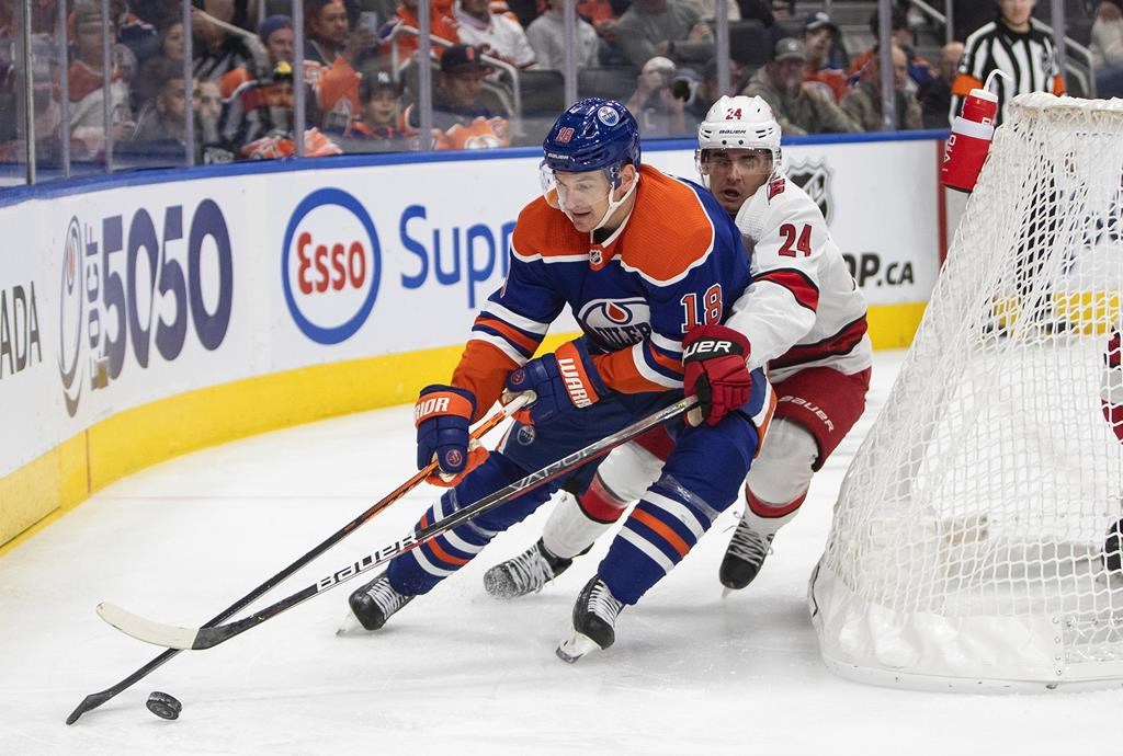 Connor McDavid et Ryan Nugent-Hopkins s’occupent des Hurricanes