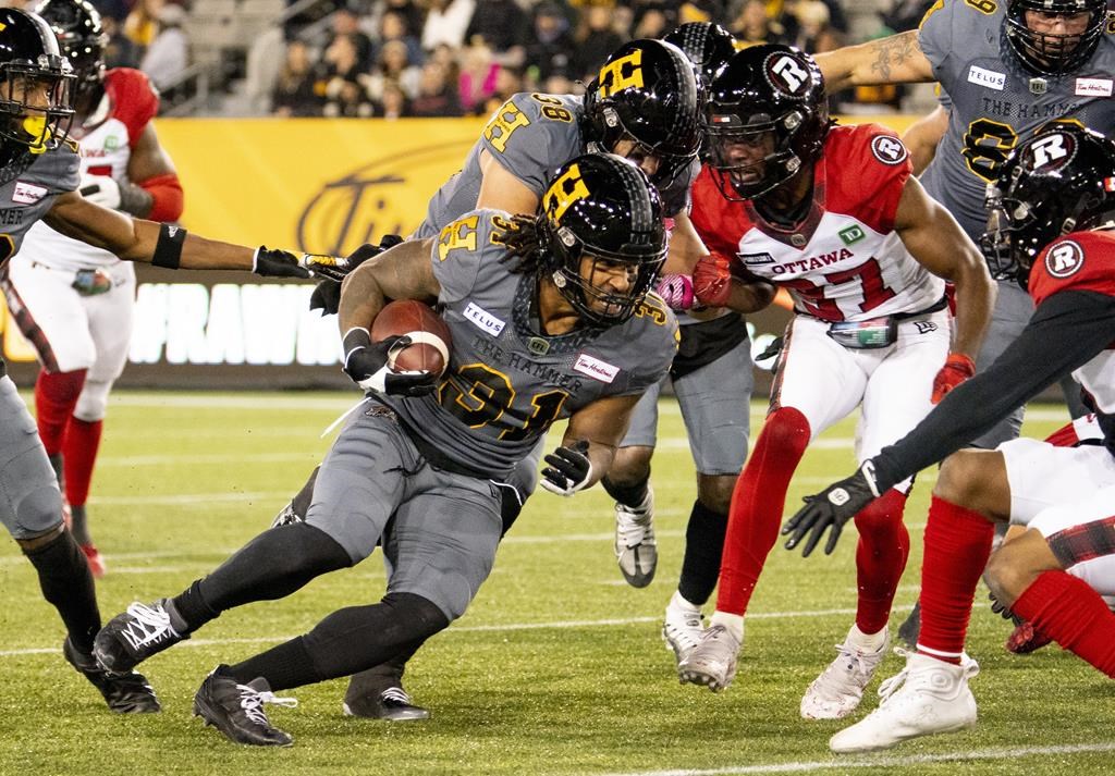 Les Tiger-Cats l’emportent 30-27 contre le Rouge et Noir grâce à Seth Small