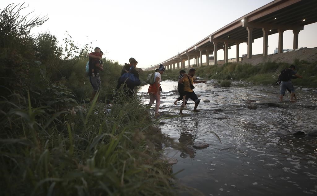Les migrations illégales à la frontière américano-mexicaine atteignent un sommet