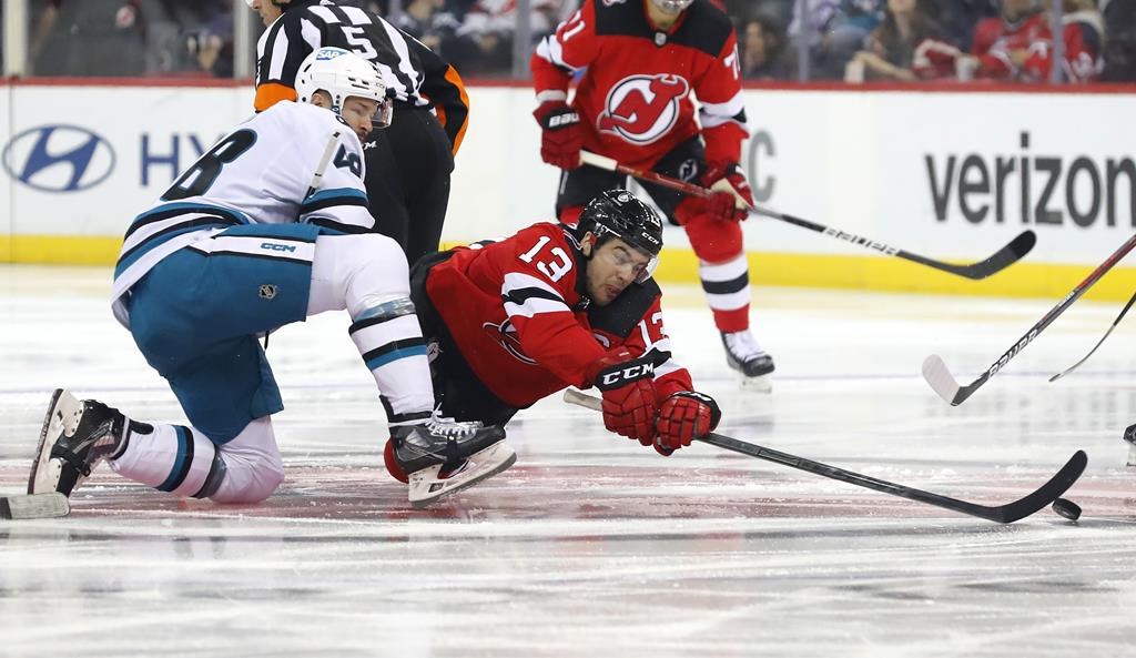 Le New Jersey gagne un troisième match de suite, 2-1 contre les Sharks