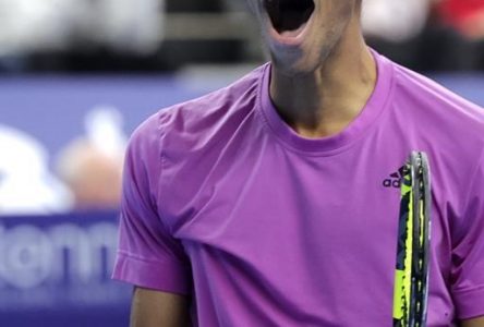 Auger-Aliassime bat Korda en deux sets et remporte le tournoi de tennis d’Anvers