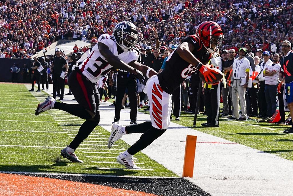 Joe Burrow et les Bengals frappent vite et fort et déplument les Falcons 35-17