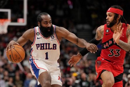 Trent obtient 27 points et les Raptors battent les 76ers, 119-109