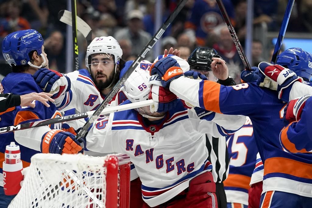 Sorokin brille avec 41 arrêts dans un gain des Islanders face aux Rangers, 3-0