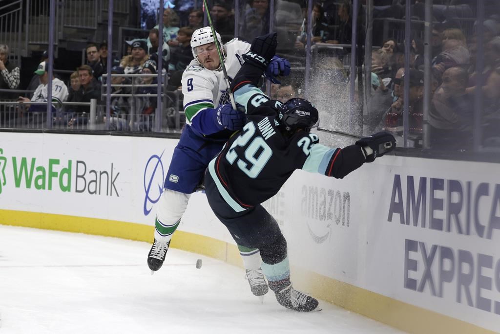 Les Canucks battent le Kraken 5-4 et obtiennent finalement une victoire