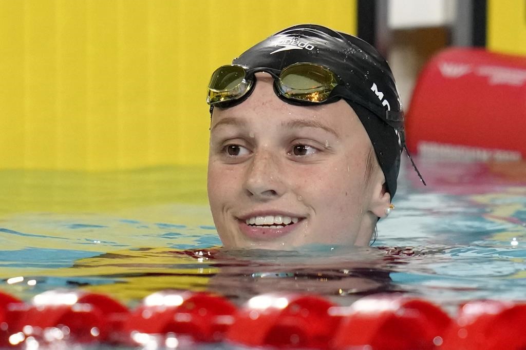 McIntosh et Ledecky gagnent leur vague respective à la Coupe du monde de Toronto