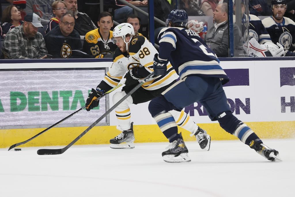 Ullmark stoppe 30 tirs et les Bruins blanchissent les Blue Jackets 4-0