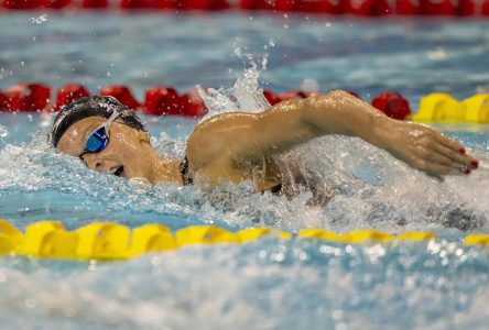 Summer McIntosh remporte une autre médaille d’or à la Coupe du monde de natation