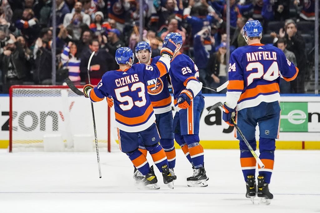 Une belle remontée des Islanders, qui l’emportent 5-4 face au Colorado