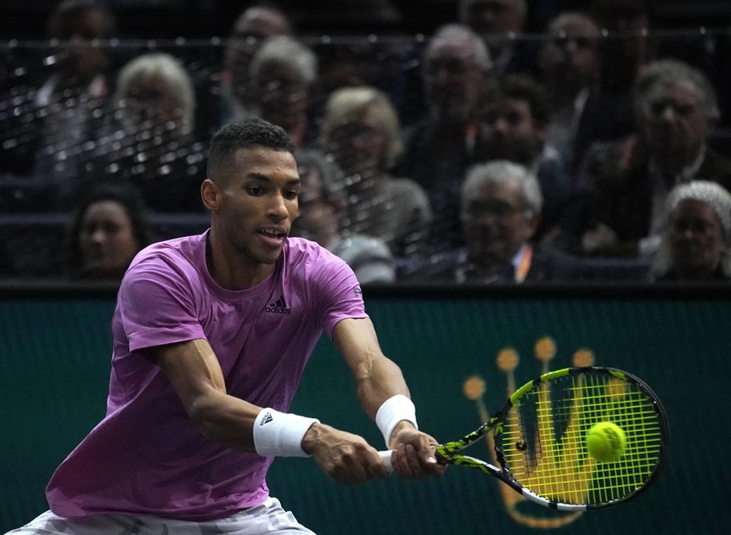 Auger-Aliassime défait par Rune 6-4, 6-2 et sa séquence de 16 victoires prend fin