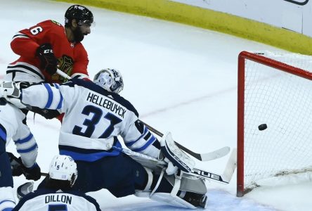 Kyle Connor obtient trois points et les Jets étrillent les Blackhawks 7-2