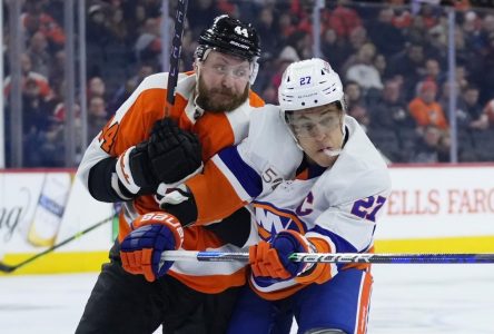 Kevin Hayes marque deux buts et les Flyers mettent fin à une série de 10 revers