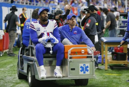 Les Bills placent le nom du joueur étoile Von Miller sur la liste des blessés